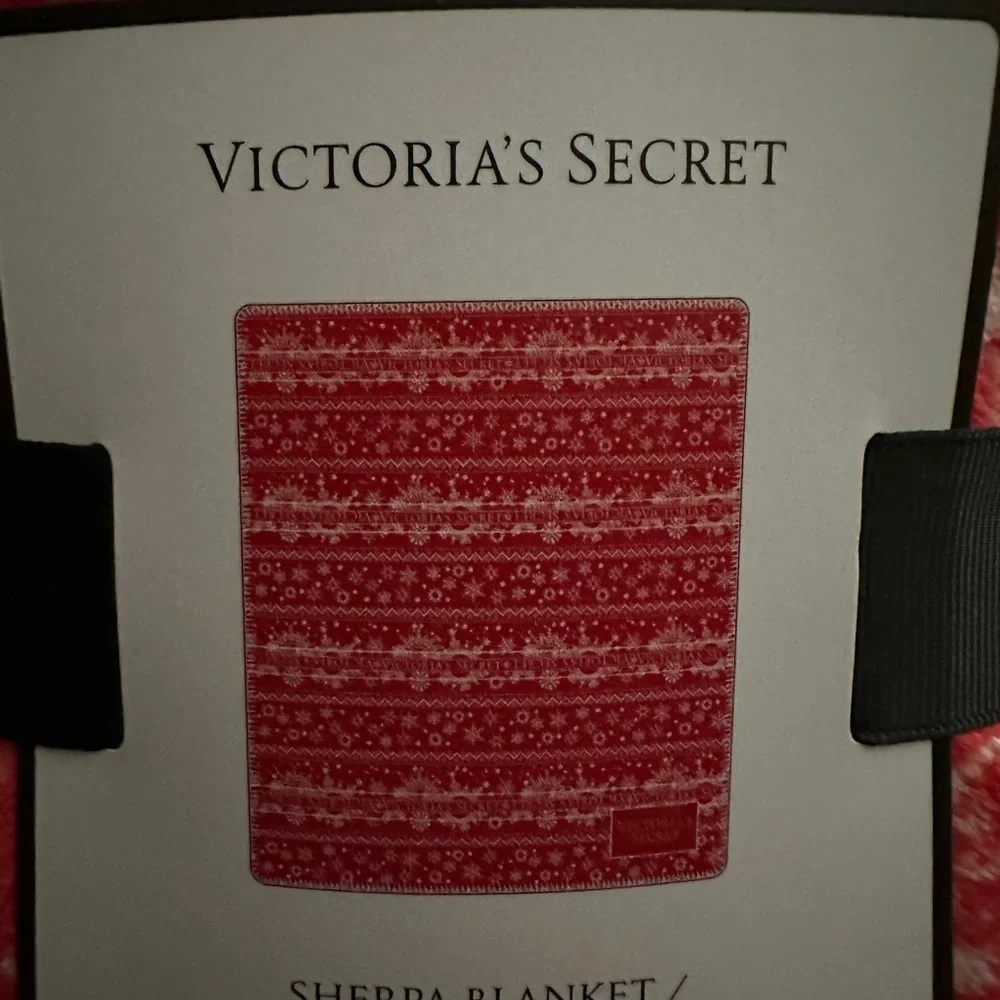 Victorias Secret Holiday Throw Blanket Red Snowflake 50x60